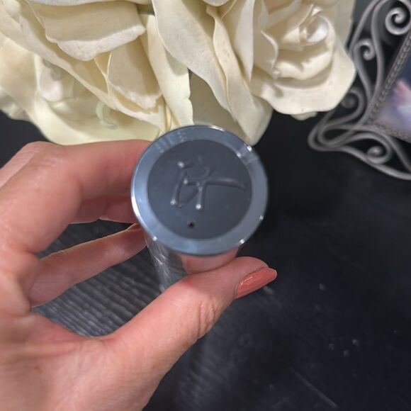 IT Cosmetics CC+ Angled Buffing Foundation Brush- Discontinued! Airbrush finish - Picture 2 of 4